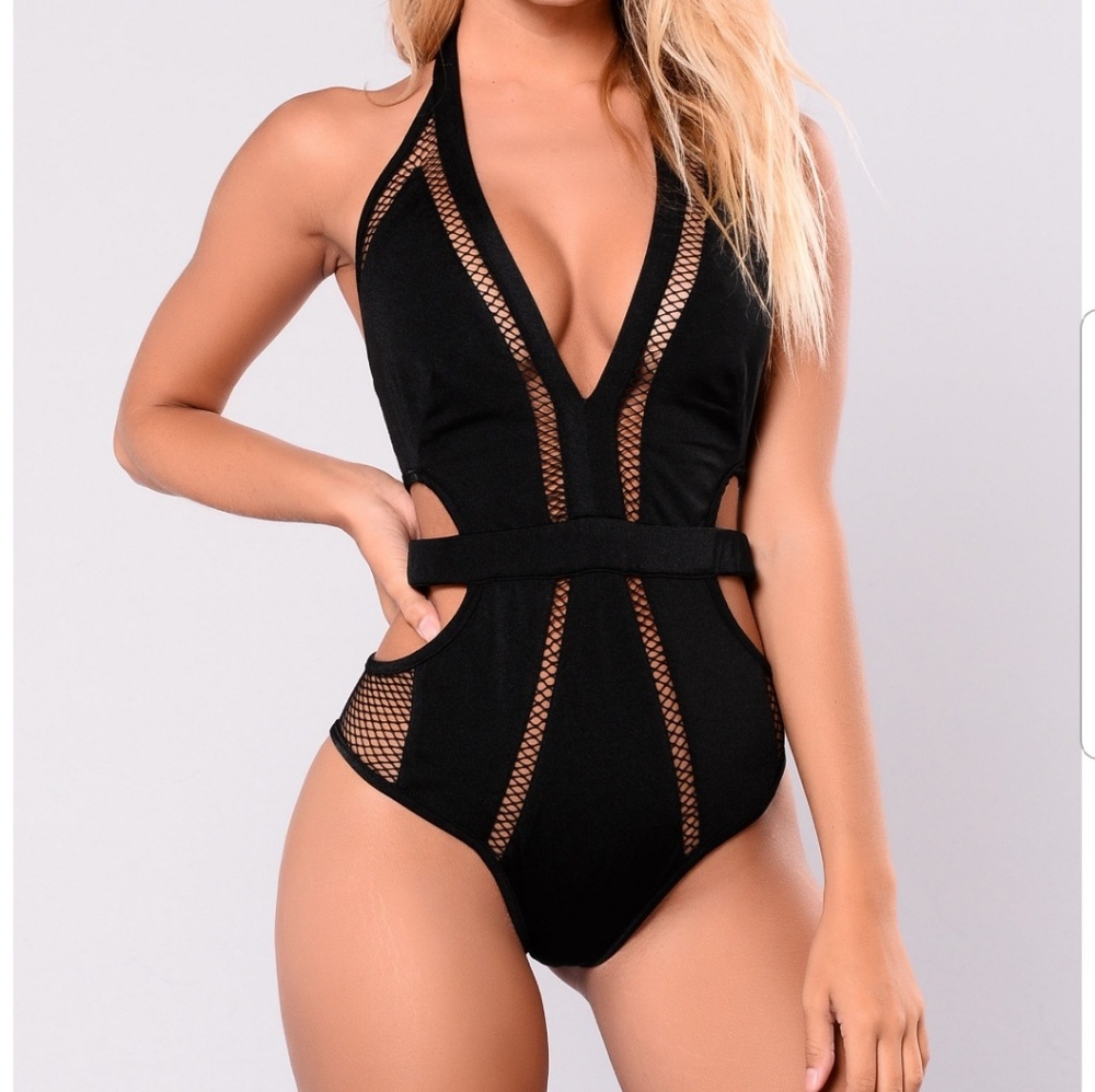 Fashion nova poolside dancing monokini. Swimsuit